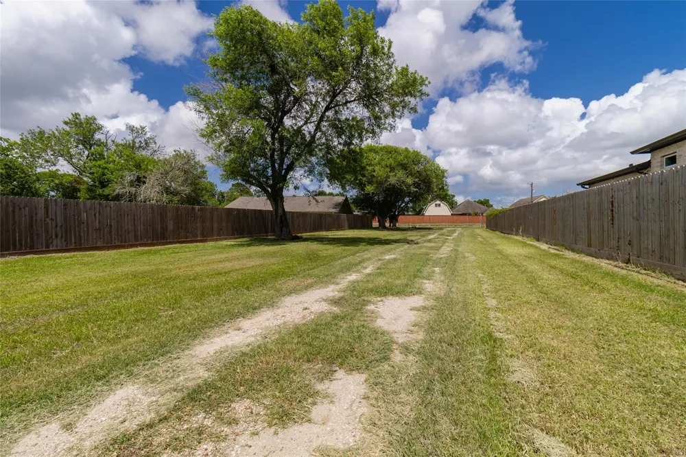 1898 Louisiana Avenue League City, TX 77573