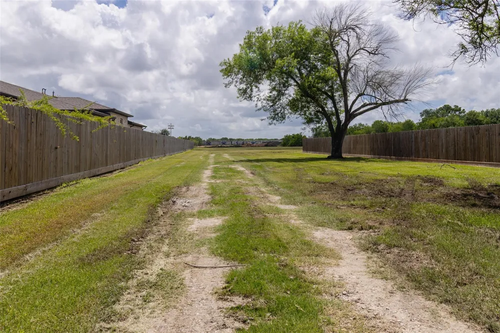1898 Louisiana Avenue League City, TX 77573
