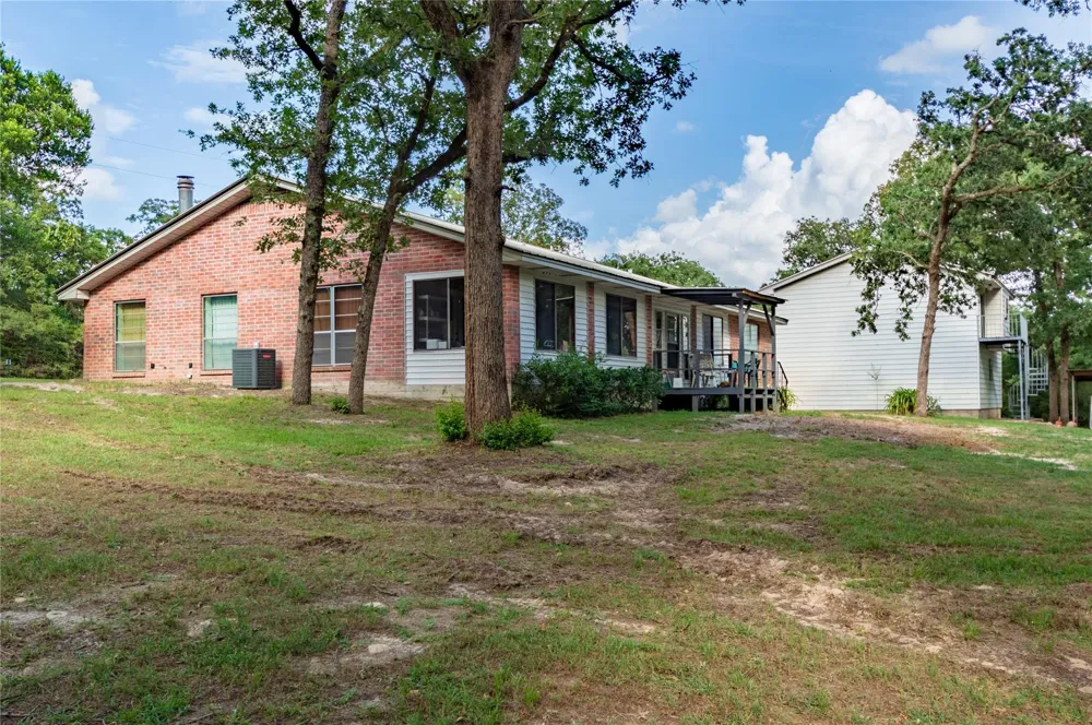 1213 Lakeland Loop Hilltop Lakes, TX 77871