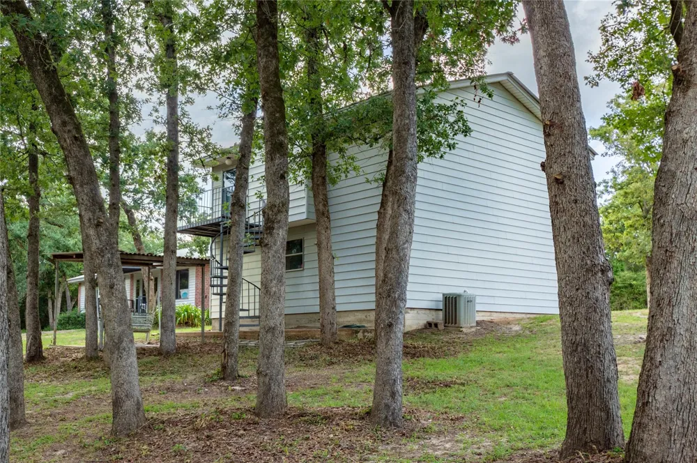 1213 Lakeland Loop Hilltop Lakes, TX 77871