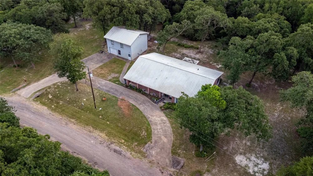 1213 Lakeland Loop Hilltop Lakes, TX 77871