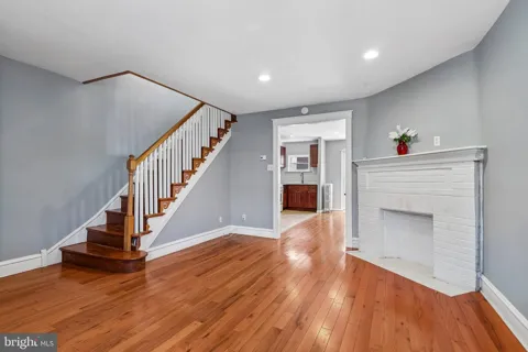 7046 CLOVER LANE