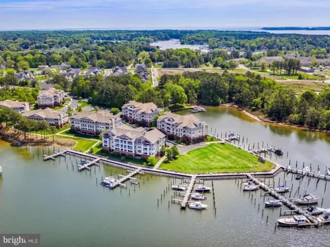 634 OYSTER BAY PLACE #404