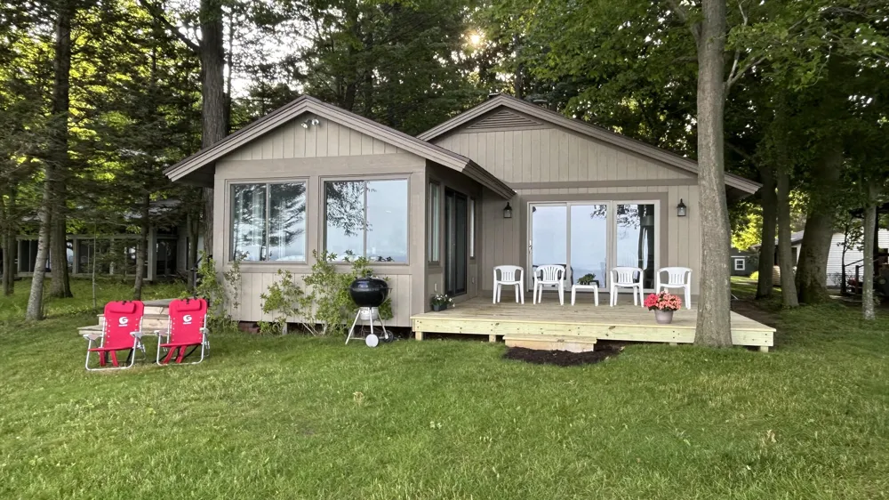 1196 Cherry Drive South Haven, MI 49090