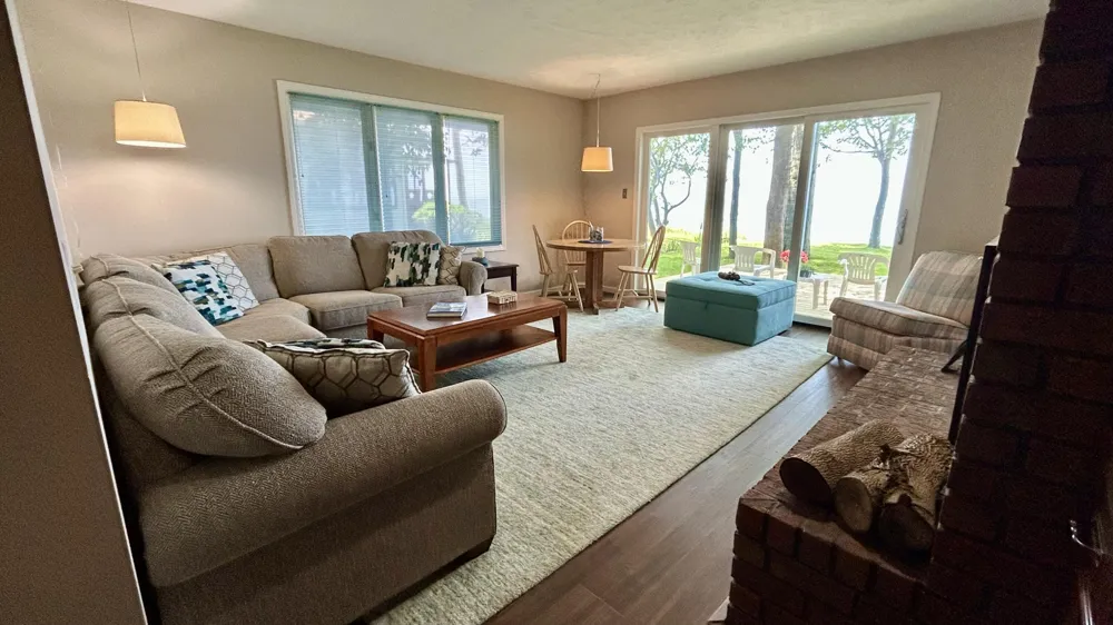 1196 Cherry Drive South Haven, MI 49090