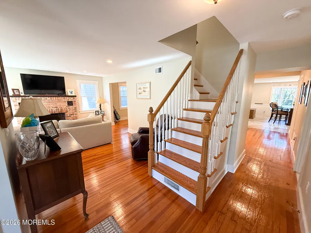 25 Ocean Avenue Manasquan, NJ 08736