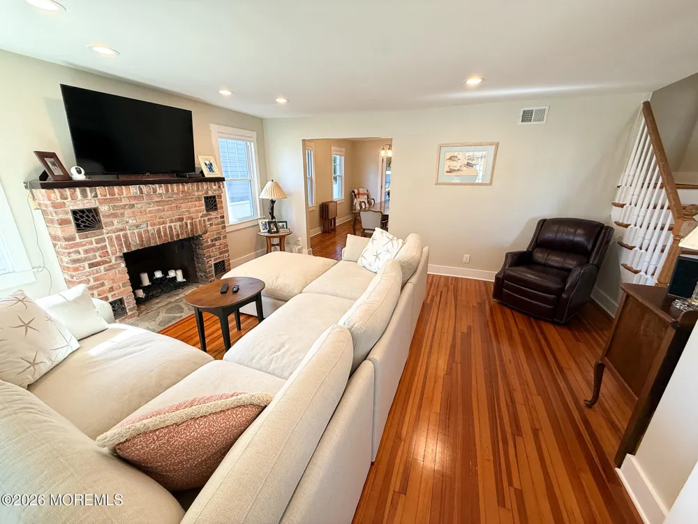 25 Ocean Avenue Manasquan, NJ 08736