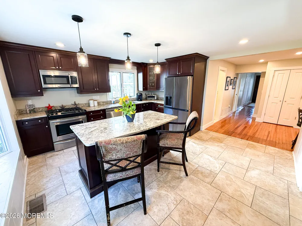25 Ocean Avenue Manasquan, NJ 08736
