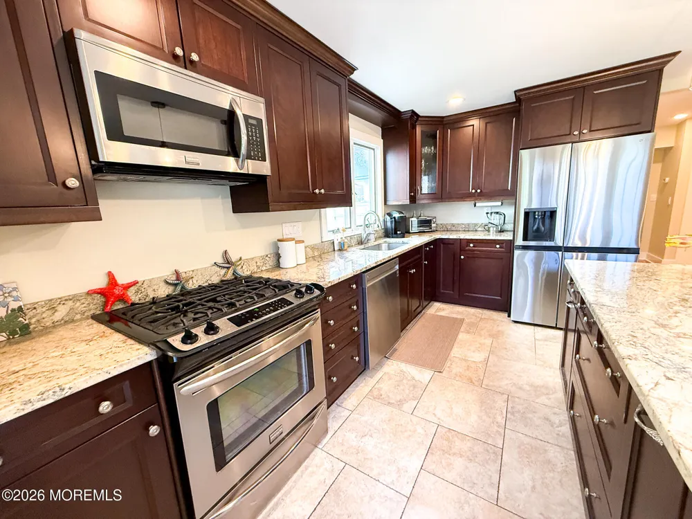 25 Ocean Avenue Manasquan, NJ 08736