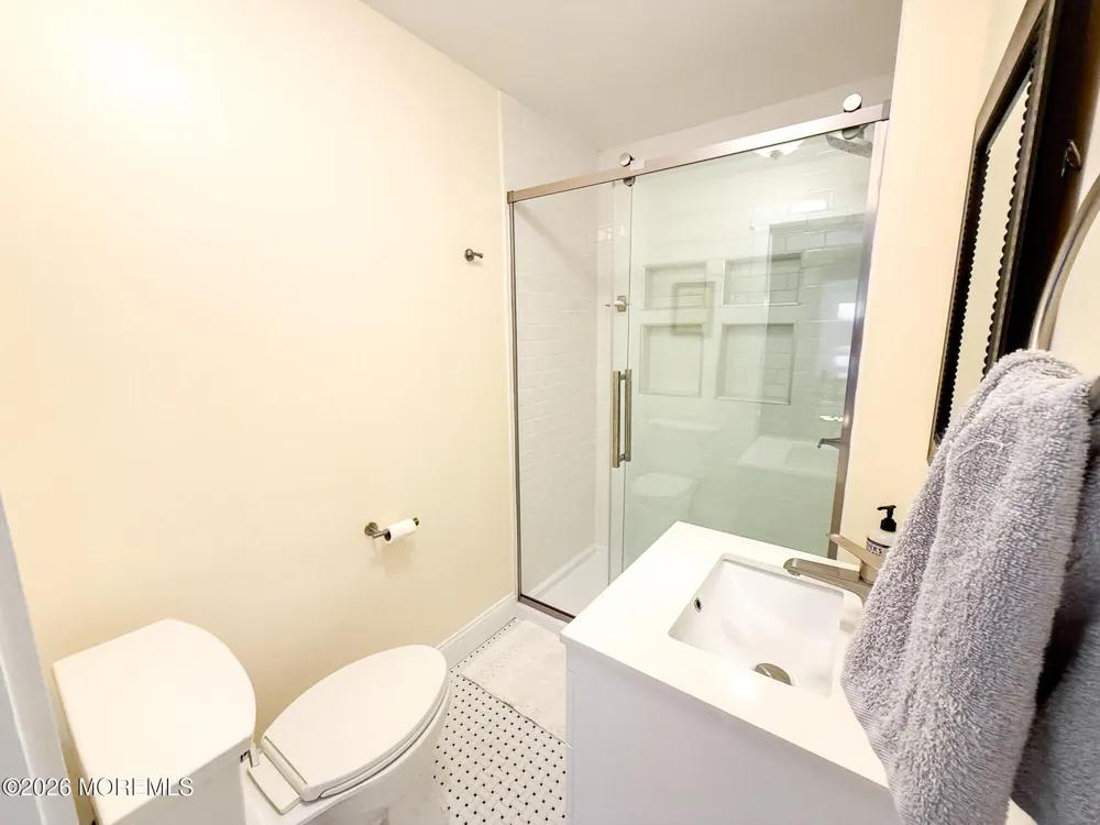 25 Ocean Avenue Manasquan, NJ 08736