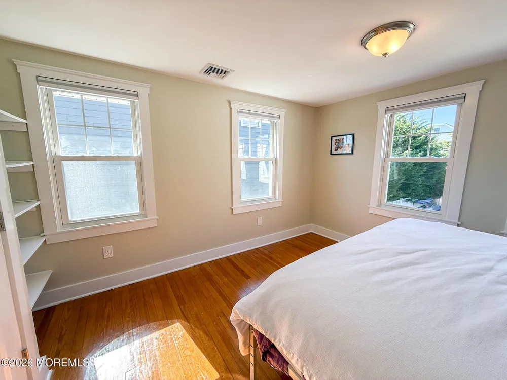 25 Ocean Avenue Manasquan, NJ 08736