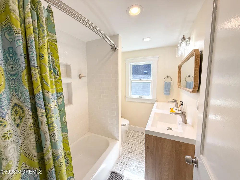25 Ocean Avenue Manasquan, NJ 08736