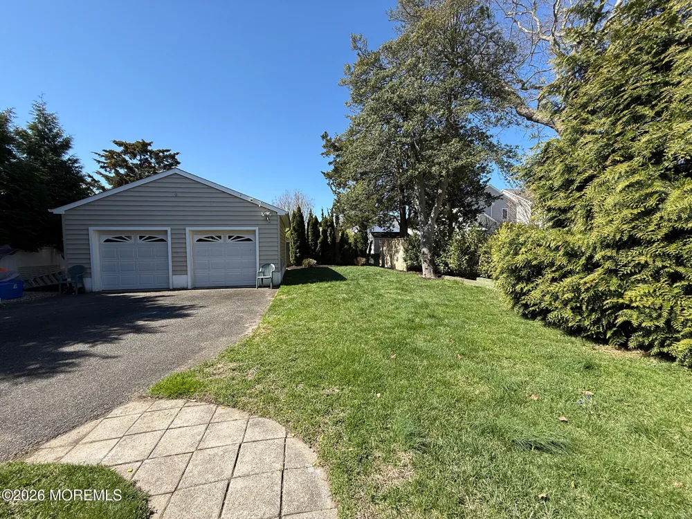 25 Ocean Avenue Manasquan, NJ 08736