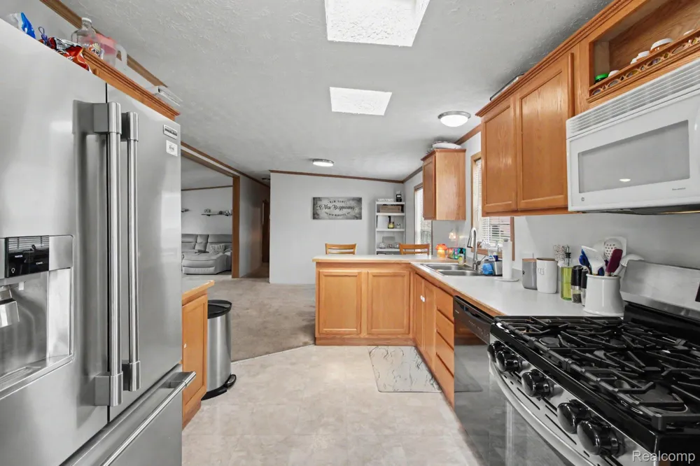 2992 Charing Cross Salem Township, MI 48167