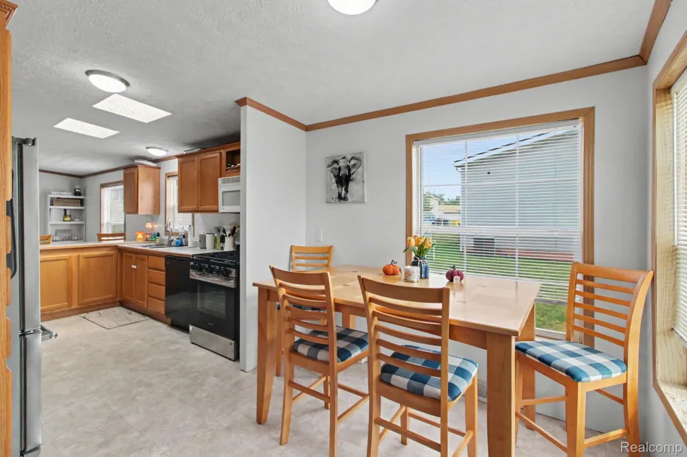 2992 Charing Cross Salem Township, MI 48167