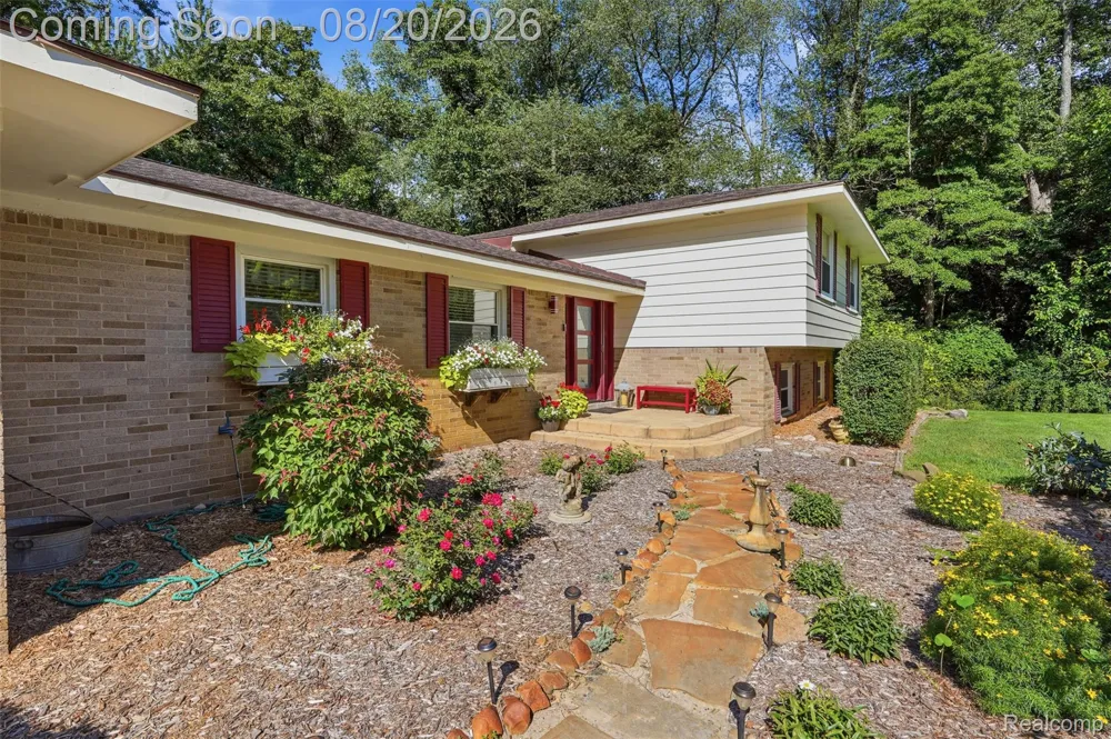 11111 Shadywood Drive Brighton Township, MI 48114