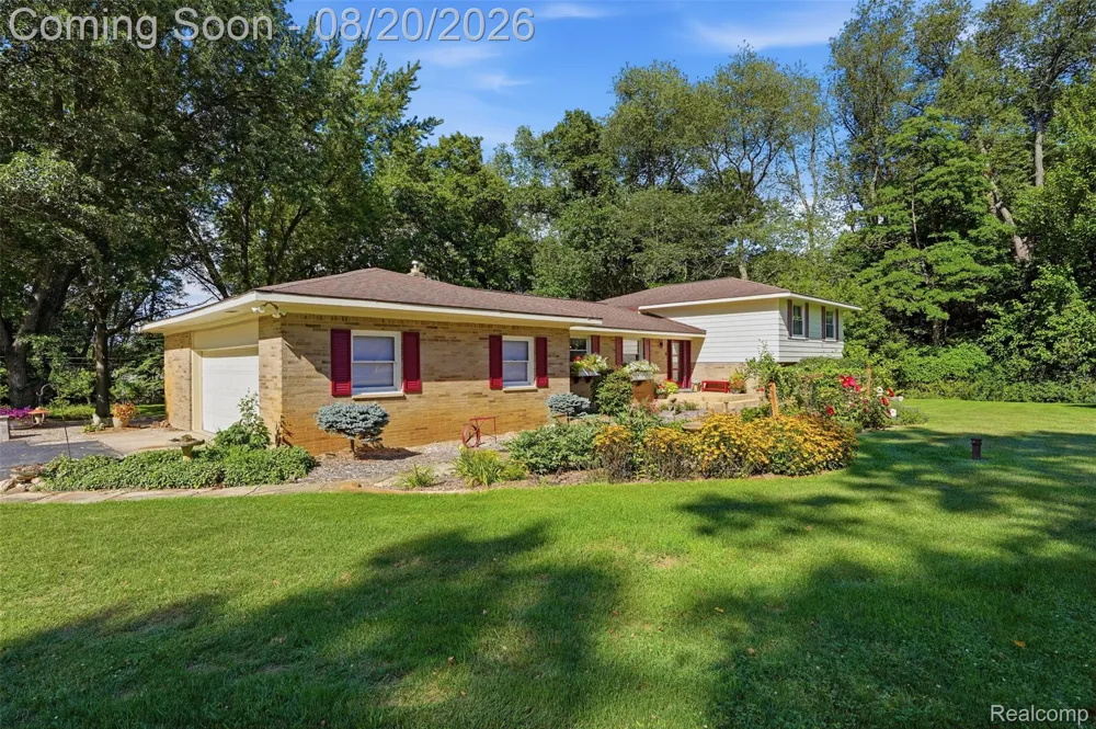 11111 Shadywood Drive Brighton Township, MI 48114
