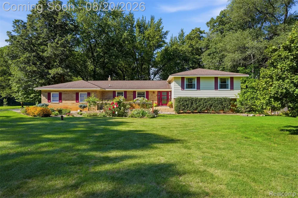 11111 Shadywood Drive Brighton Township, MI 48114