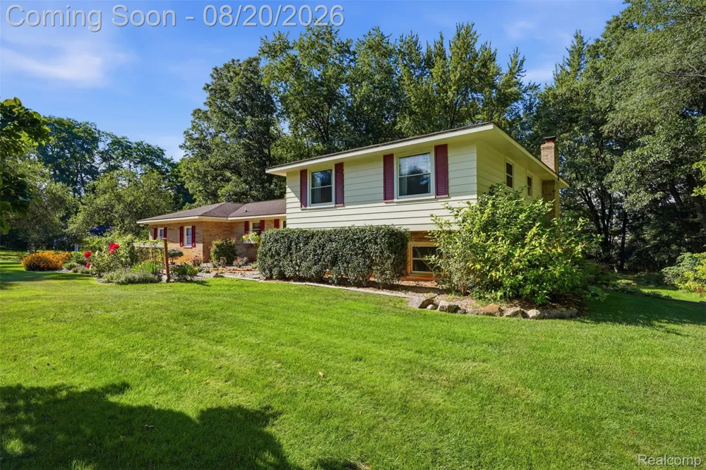 11111 Shadywood Drive Brighton Township, MI 48114
