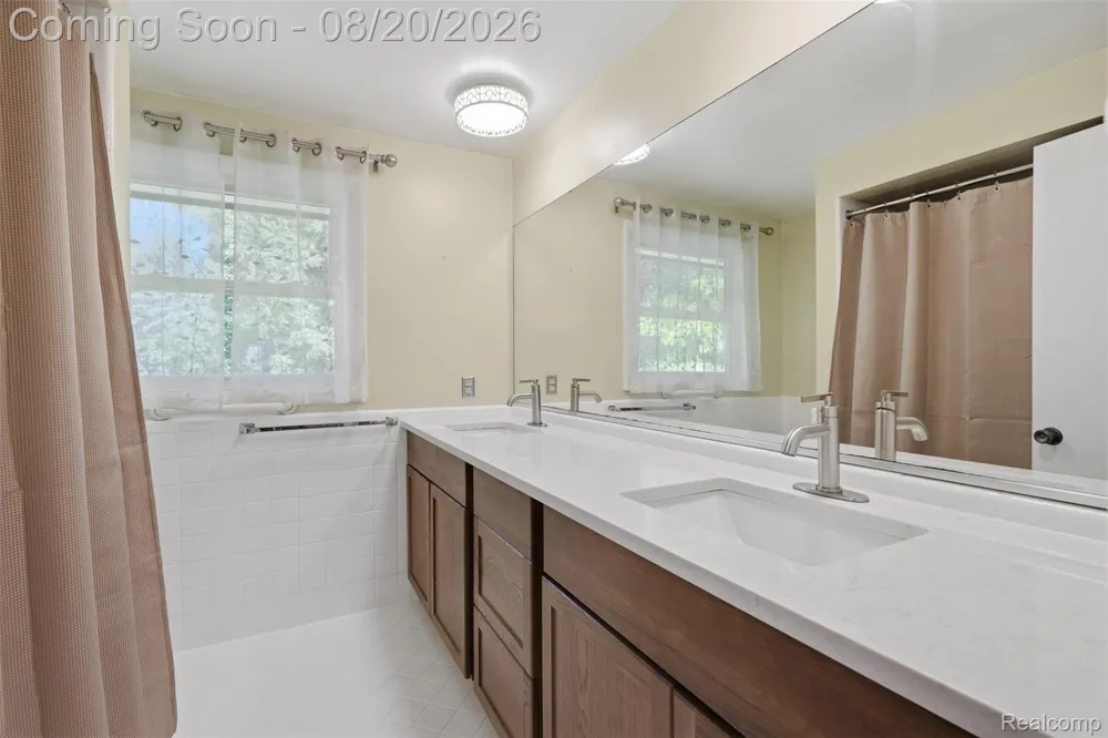 11111 Shadywood Drive Brighton Township, MI 48114