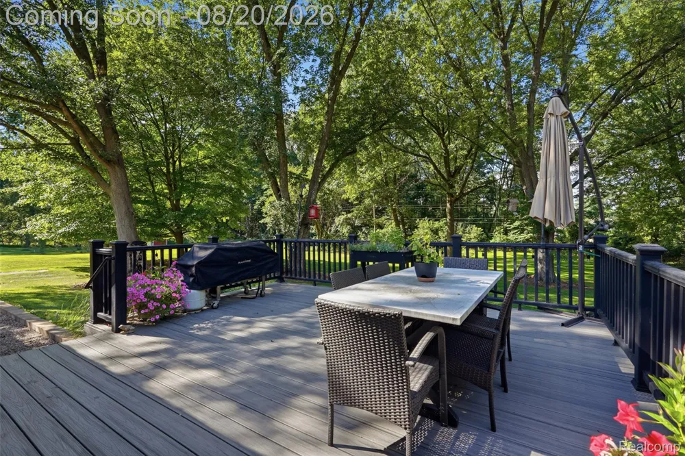 11111 Shadywood Drive Brighton Township, MI 48114