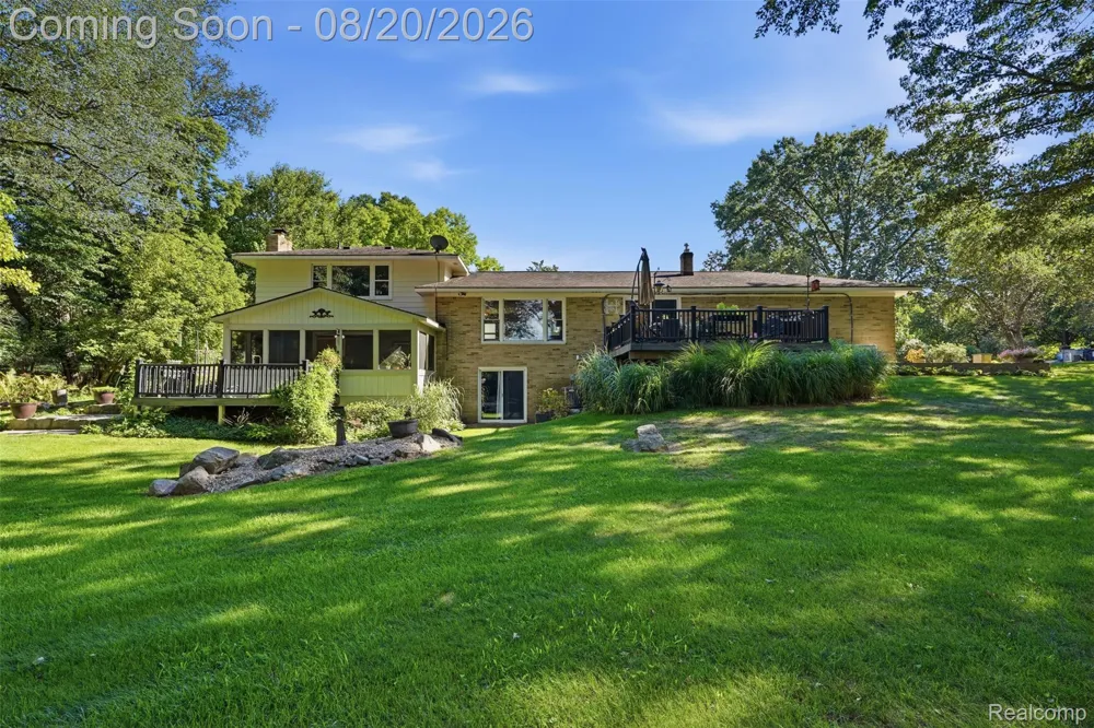 11111 Shadywood Drive Brighton Township, MI 48114
