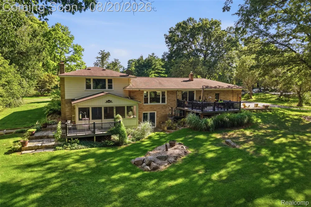 11111 Shadywood Drive Brighton Township, MI 48114