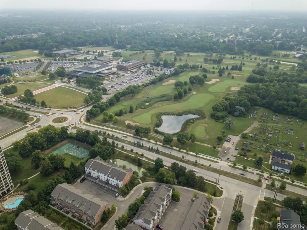 20072 Rodeo Court Southfield City, MI 48075
