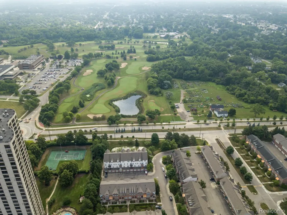 20072 Rodeo Court Southfield City, MI 48075