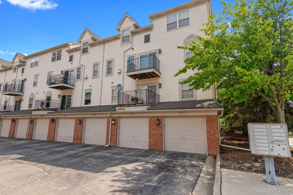 20072 Rodeo Court Southfield City, MI 48075