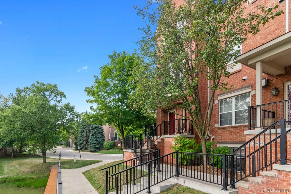 20072 Rodeo Court Southfield City, MI 48075
