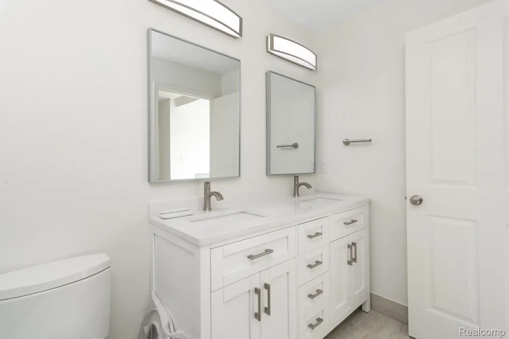 20072 Rodeo Court Southfield City, MI 48075