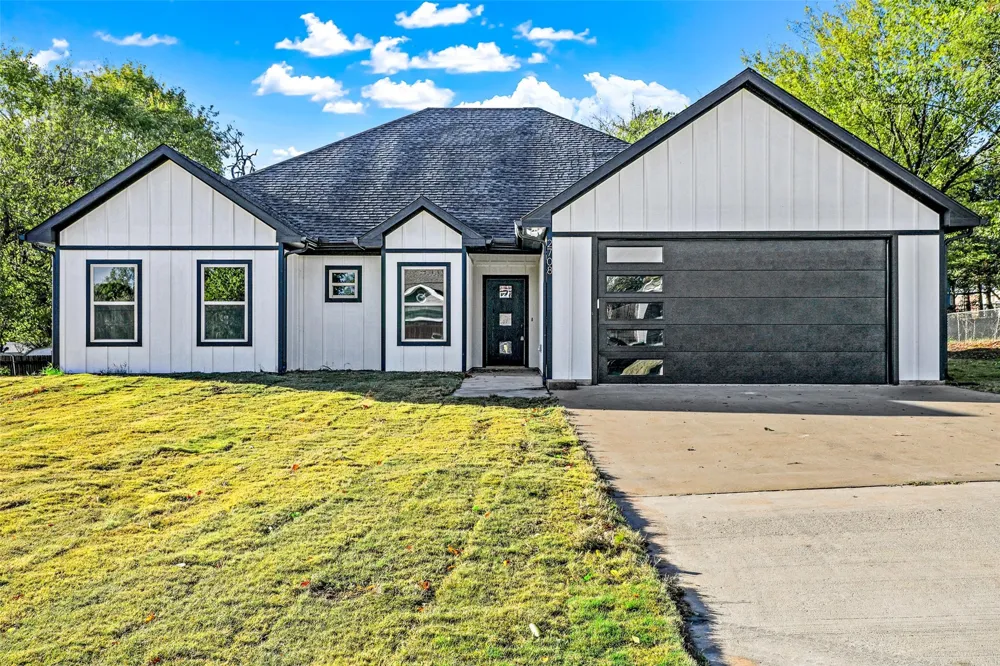 2708 Flora Lane Denison, TX 75020