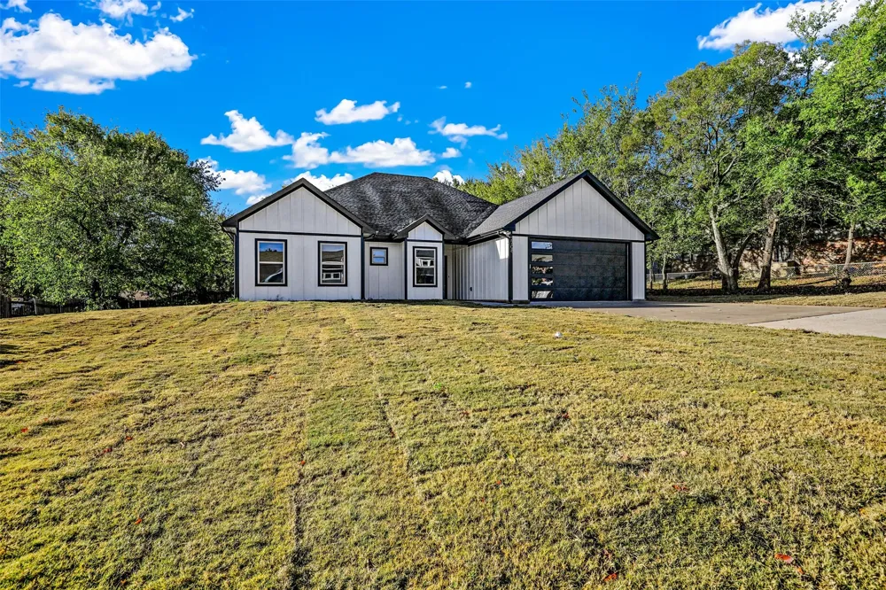 2708 Flora Lane Denison, TX 75020
