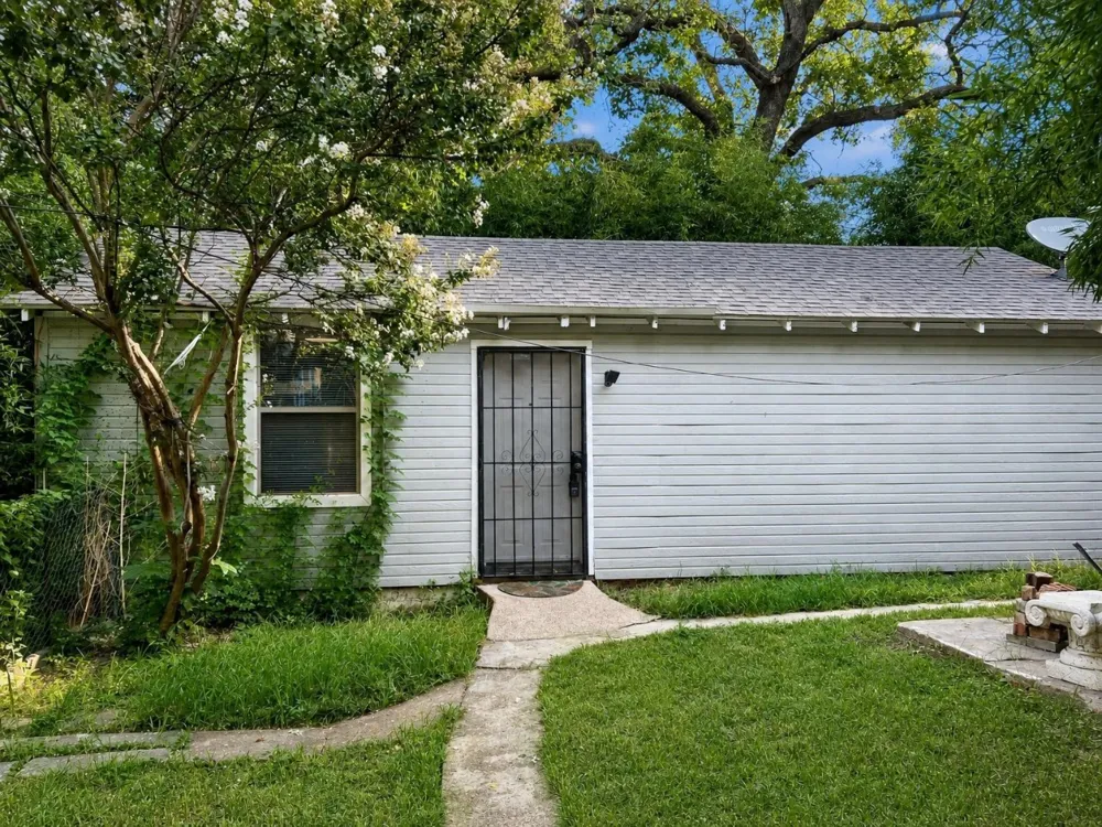 933 Gillham Road #935 Fort Worth, TX 76114