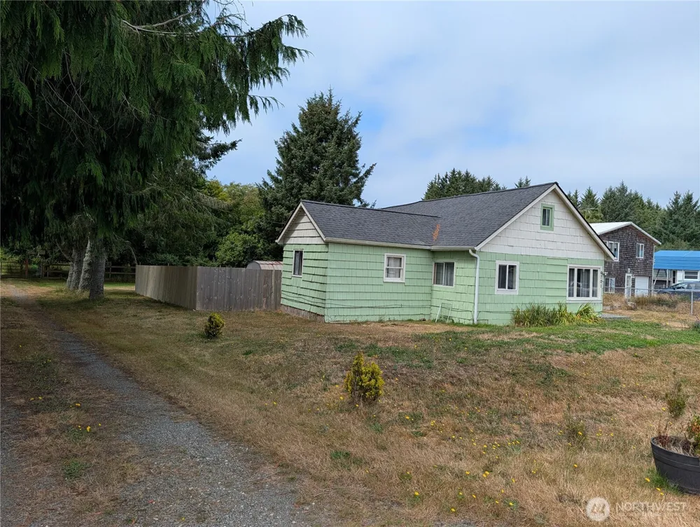 6701 V PLACE Long Beach, WA 98631