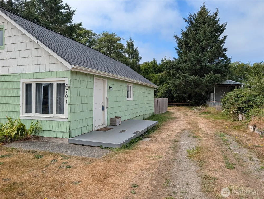6701 V PLACE Long Beach, WA 98631