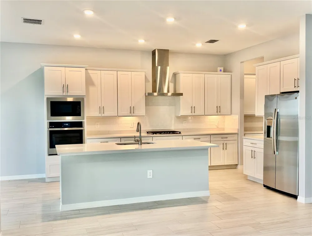 19227 SCALLOP LOOP Lakewood Ranch, FL 34211