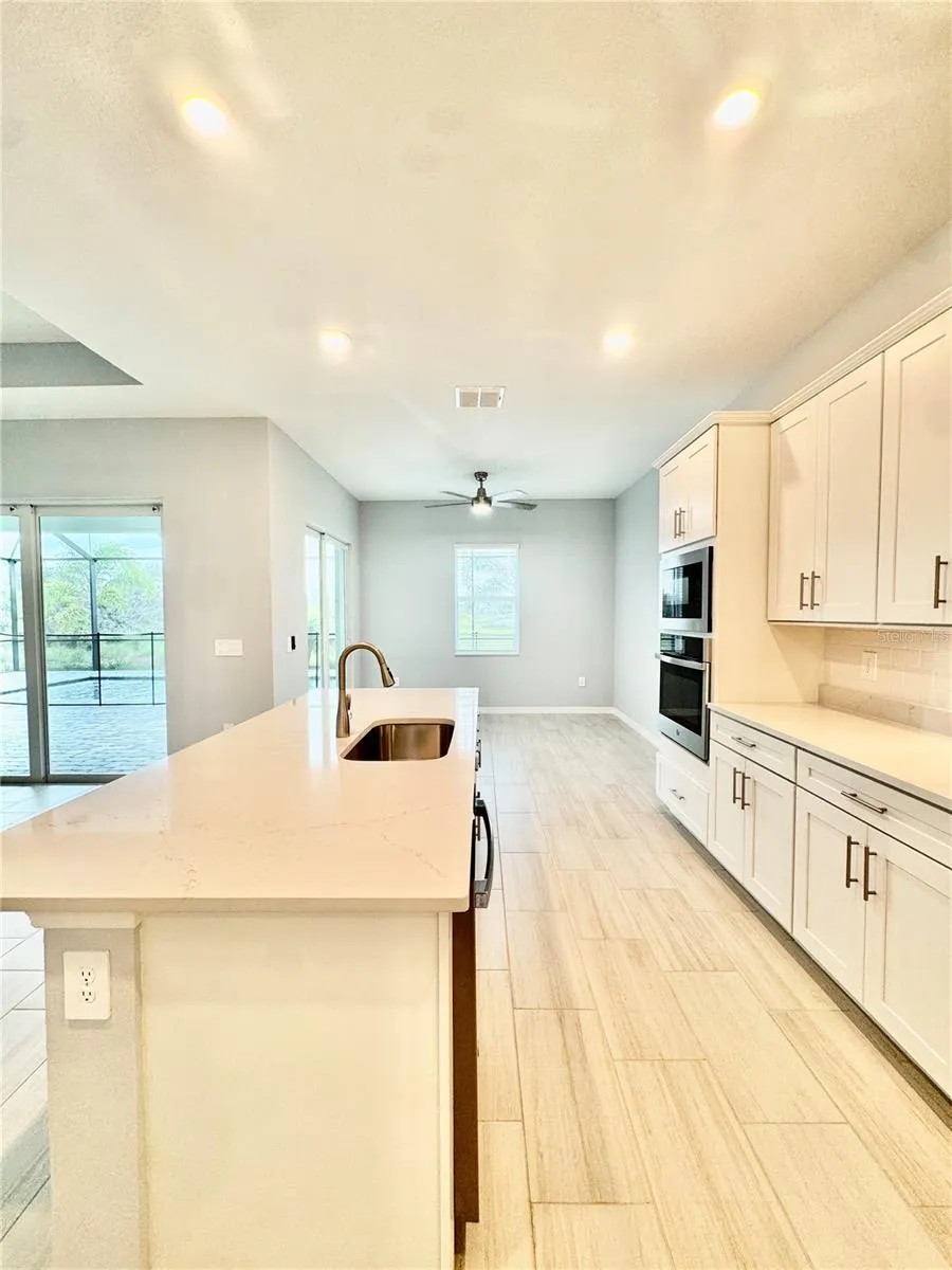 19227 SCALLOP LOOP Lakewood Ranch, FL 34211