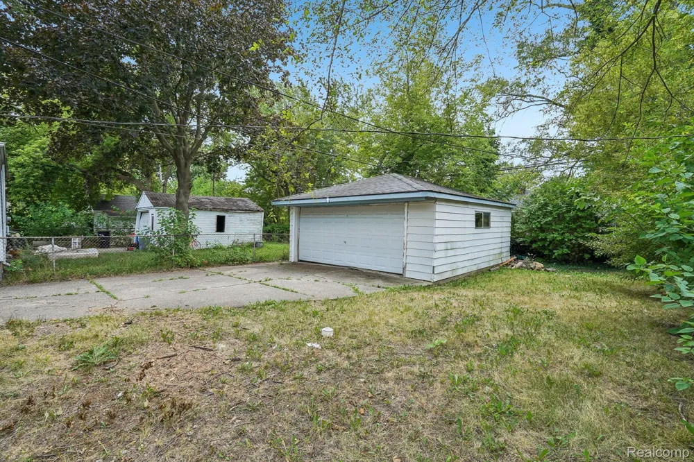 19120 Woodside Street Harper Woods City, MI 48225