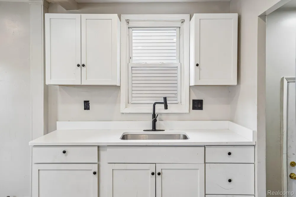 19120 Woodside Street Harper Woods City, MI 48225