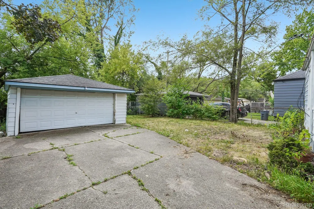 19120 Woodside Street Harper Woods City, MI 48225