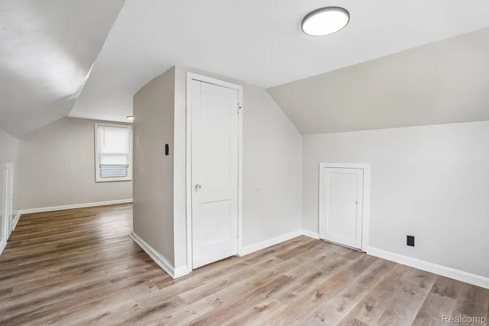 19120 Woodside Street Harper Woods City, MI 48225
