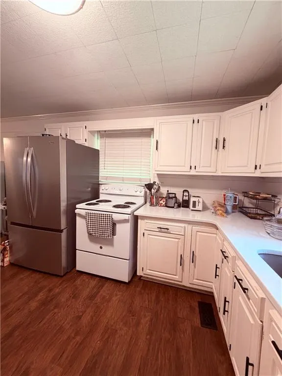 7447 Old Cornelia Highway Alto, GA 30510