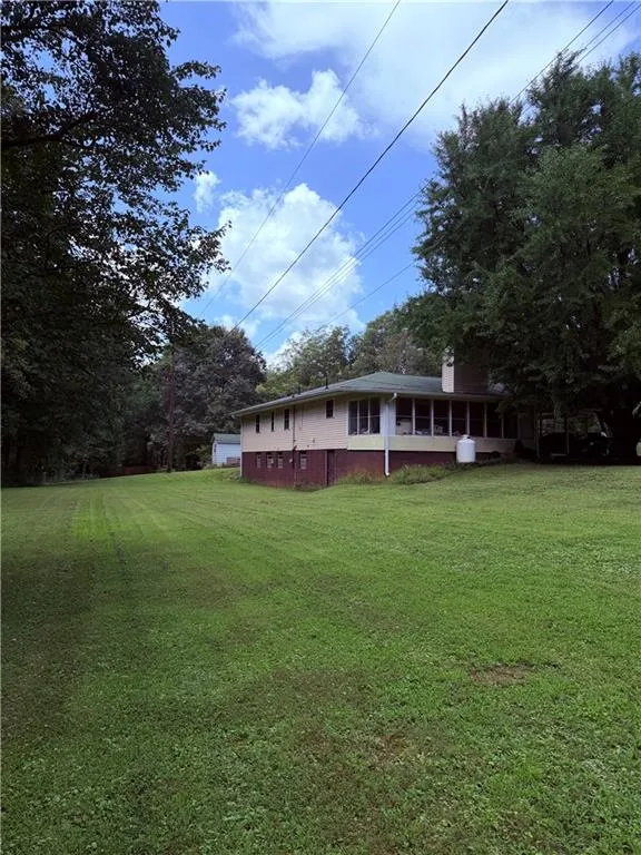 7447 Old Cornelia Highway Alto, GA 30510