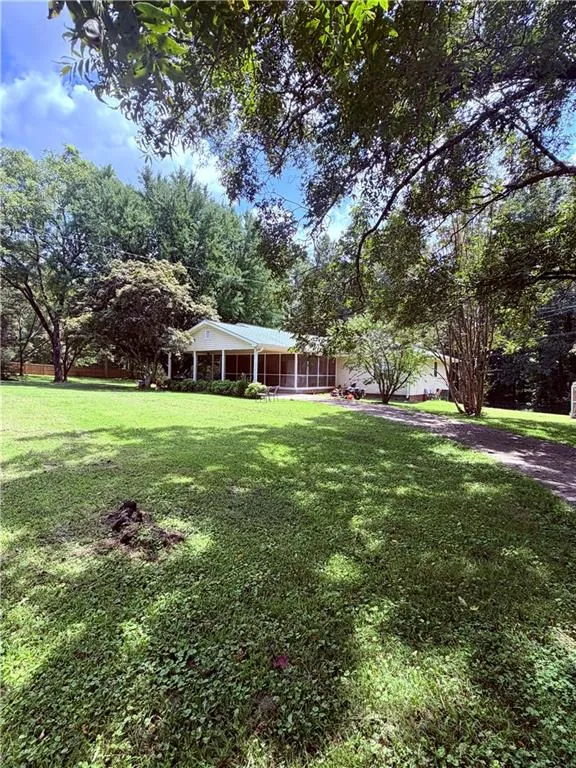 7447 Old Cornelia Highway Alto, GA 30510