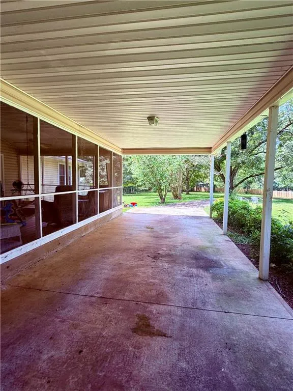 7447 Old Cornelia Highway Alto, GA 30510