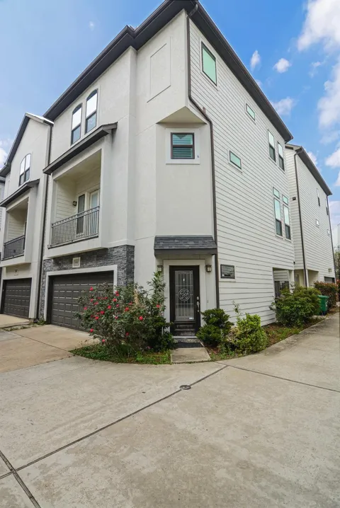 964 W 24th Street