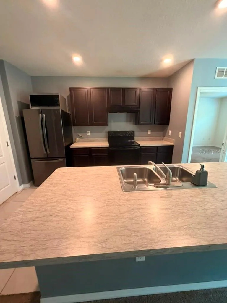 948 SUMMER GLEN DRIVE Winter Haven, FL 33880