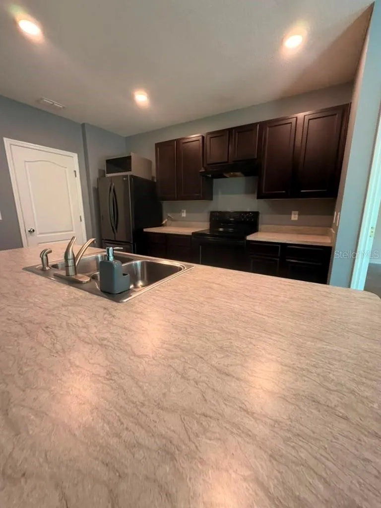 948 SUMMER GLEN DRIVE Winter Haven, FL 33880